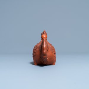 A Chinese Yixing 'phoenix' stoneware teapot and cover, Kangxi — 照片 3