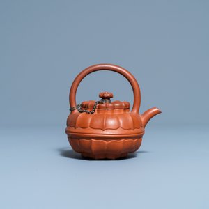 A Chinese Yixing stoneware chrysanthemum-shaped teapot and cover, Yongzheng/Qianlong — photo 5