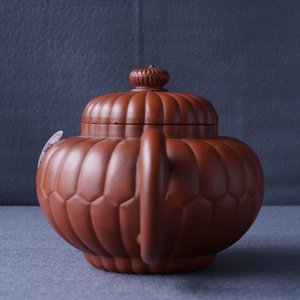 A Chinese Yixing stoneware 'chrysanthemum' teapot and cover, Kangxi — 照片 23