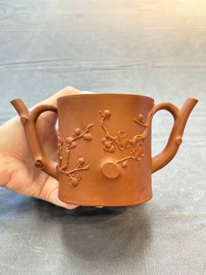 A Chinese Yixing stoneware 'double' teapot, 18th C. — 照片 4