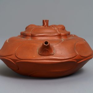 A Chinese Yixing stoneware flower-shaped teapot, Kangxi — photo 3