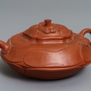 A Chinese Yixing stoneware flower-shaped teapot, Kangxi — photo 8