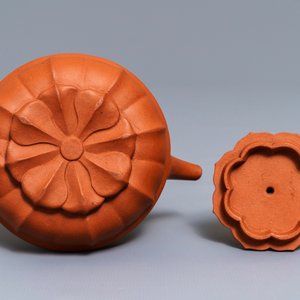 A Chinese Yixing stoneware flower-shaped teapot, Kangxi — photo 7