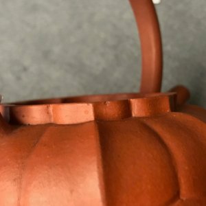 A Chinese Yixing stoneware flower-shaped teapot, Kangxi — photo 10