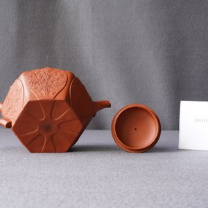 A Chinese Yixing stoneware lotus-shaped teapot and cover, Kangxi — photo 10
