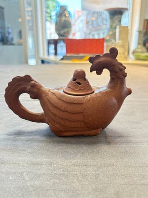 A Chinese Yixing stoneware 'phoenix' teapot, Kangxi — 照片 1