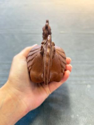 A Chinese Yixing stoneware 'phoenix' teapot, Kangxi — 照片 5