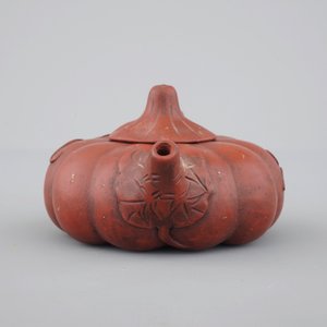 A Chinese Yixing stoneware pumpkin-shaped teapot, 19th C — foto 4