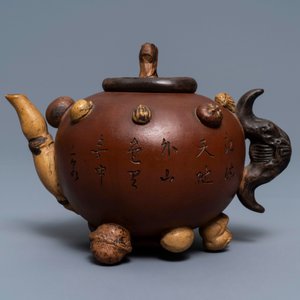A Chinese Yixing stoneware relief-decorated teapot with nuts and fruits, Shao Er Quan mark, Daoguang — 照片 3