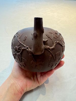 A Chinese Yixing stoneware 'squirrels among grape vines' teapot and cover, Kangxi — photo 3