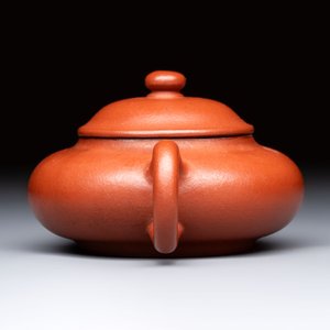 A Chinese Yixing stoneware teapot and cover, 18/19th C. — 照片 3
