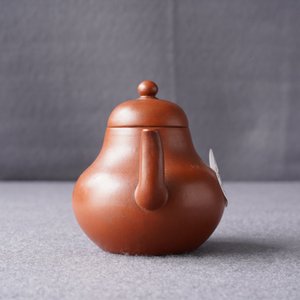 A Chinese Yixing stoneware teapot and cover, impressed and incised mark, 18/19th C. — 照片 17