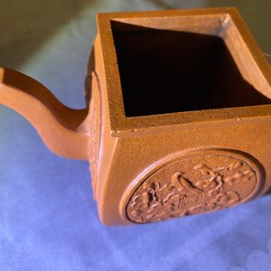 A Chinese Yixing stoneware teapot and cover, Jingxi Hua Feng Xiang Zhi mark, 18/19th C. — photo 14