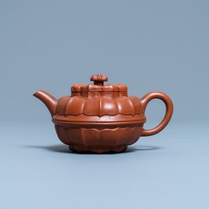 A Chinese Yixing stoneware teapot and cover, Kangxi — photo 2