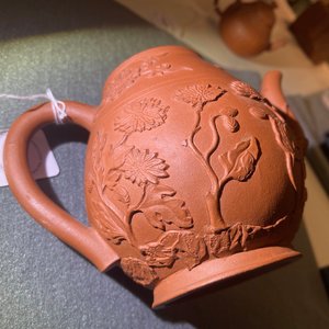 A Chinese Yixing stoneware teapot and cover, Kangxi — 照片 17