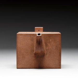 A Chinese Yixing stoneware teapot and cover, signed Hu Yaoting 胡耀庭, dated 1912 — 照片 3