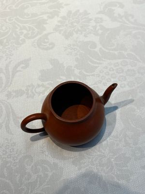 A Chinese Yixing stoneware teapot and cover, signed Hui Mengchen 惠孟臣, 20th C. — 照片 6