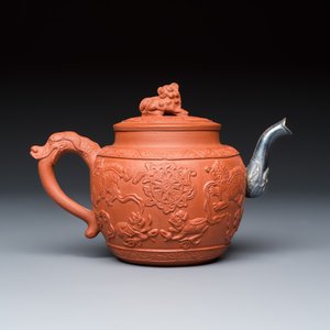A Chinese Yixing stoneware teapot and cover with a silver spout — foto 3