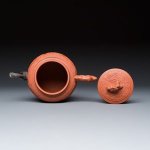 A Chinese Yixing stoneware teapot and cover with a silver spout — foto 6