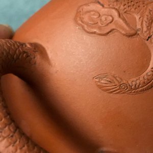 A Chinese Yixing stoneware teapot with applied dragons, Kangxi — photo 14
