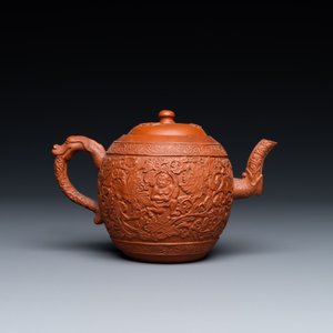 A Chinese Yixing stoneware teapot with boys among peony scrolls, Kangxi — 照片 4