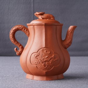 A Chinese Yixing stoneware wine jug with applied flowers and buffalo, Kangxi — 照片 21