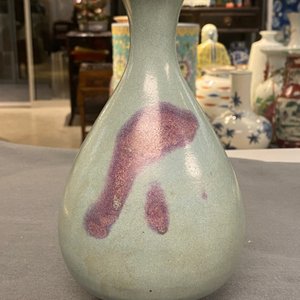 A Chinese 'yuhuchunping' junyao-glazed vase, probably Yuan or Song — photo 9