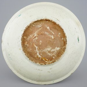 A Chinese Zhangzhou or Swatow dish with "Split Pagoda" design, Ming — photo 2