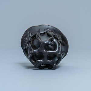 A Chinese zitan wood and silver libation cup, 17th C. — photo 7