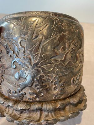 A Chinese Zitan wood 'chilong' brush pot, 17/18th C. — 照片 10