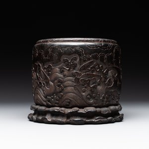 A Chinese Zitan wood 'chilong' brush pot, 17/18th C. — 照片 3
