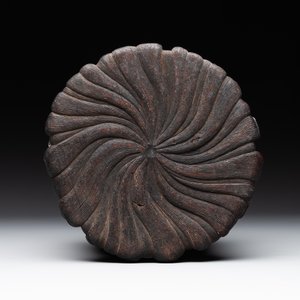 A Chinese Zitan wood 'chilong' brush pot, 17/18th C. — 照片 7