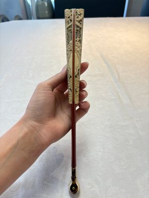 A chinoiserie folding fan, watercolour on paper and bone, France, early 19th C. — photo 1
