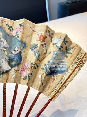 A chinoiserie folding fan, watercolour on paper and bone, France, early 19th C. — photo 12