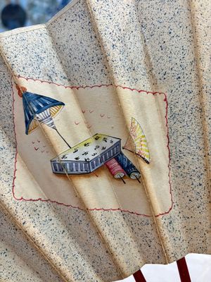 A chinoiserie folding fan, watercolour on paper and bone, France, early 19th C. — photo 14