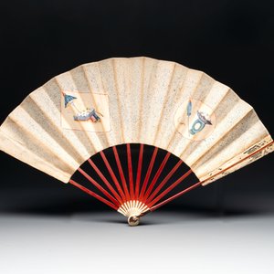 A chinoiserie folding fan, watercolour on paper and bone, France, early 19th C. — photo 2