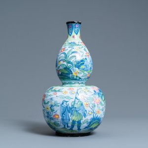 A clobbered Dutch Delft blue and white chinoiserie vase with a pseudo-Chinese mark, ca. 1700 — photo 3