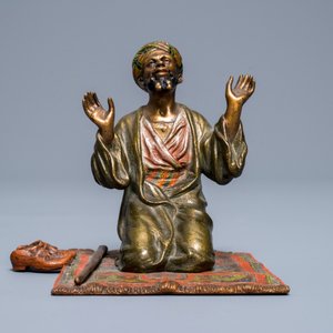 A cold-painted bronze group of a praying muslim, Vienna, signed Bergman, late 19th C. — photo 2