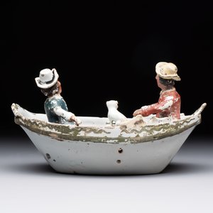 A cold-painted white Dutch Delft 'rowing boat' group, 18th C. — photo 3
