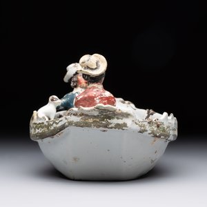 A cold-painted white Dutch Delft 'rowing boat' group, 18th C. — photo 4