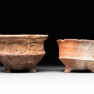 A collection of 10 parcel-glazed pottery so-called ‘grapen’, tripod cooking pots, 14th/17th C. — photo 15