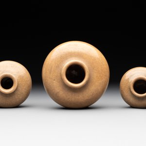 A collection of 11 Chinese and South-East Asian monochrome wares, 15th C. and later — photo 14