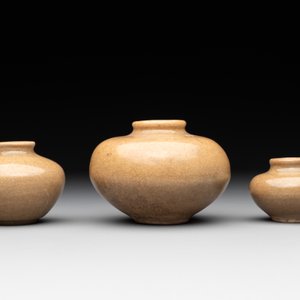 A collection of 11 Chinese and South-East Asian monochrome wares, 15th C. and later — photo 17