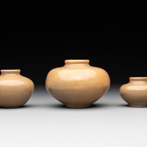 A collection of 11 Chinese and South-East Asian monochrome wares, 15th C. and later — photo 18