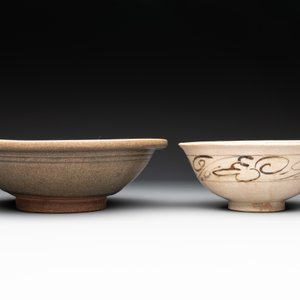 A collection of 11 Chinese and South-East Asian monochrome wares, 15th C. and later — photo 19