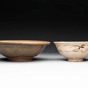 A collection of 11 Chinese and South-East Asian monochrome wares, 15th C. and later — photo 20