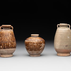 A collection of 11 Chinese and South-East Asian monochrome wares, 15th C. and later — photo 2