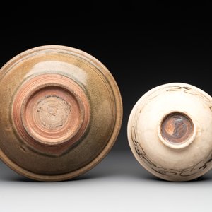 A collection of 11 Chinese and South-East Asian monochrome wares, 15th C. and later — photo 23