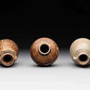 A collection of 11 Chinese and South-East Asian monochrome wares, 15th C. and later — photo 6