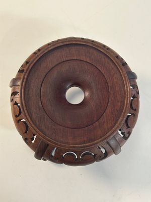A collection of 11 Chinese wooden stands, 19/20th C. — 照片 16